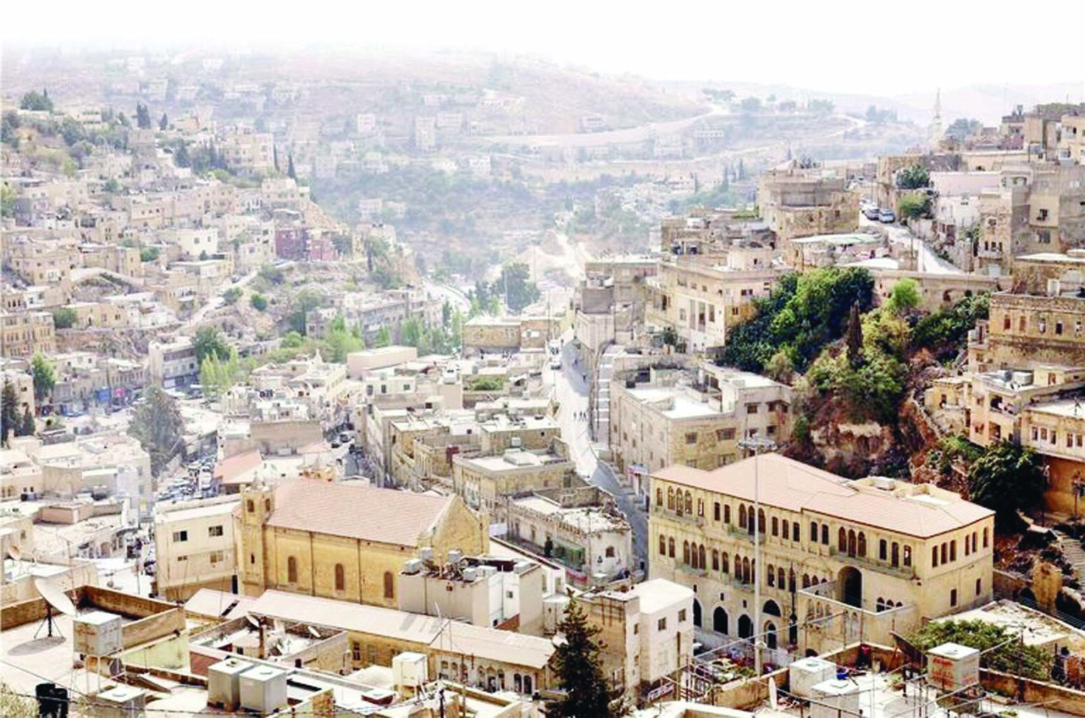 بعد "انهيار اللويبدة" ..  ملف المباني الآيلة للسقوط تحت المجهر في محافظة البلقاء
