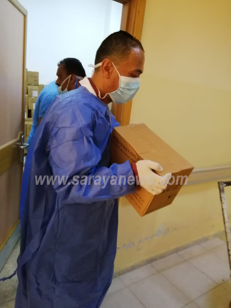 بالصور: موظفوا مستشفى معاذ بن جبل يطلقون مبادرة تطوعية تعنى بتوزيع الأدوية المزمنة على المرضى 
