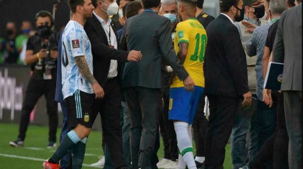 فيفا يفتح تحقيقات تأديبية بشأن أحداث مباراة البرازيل والأرجنتين