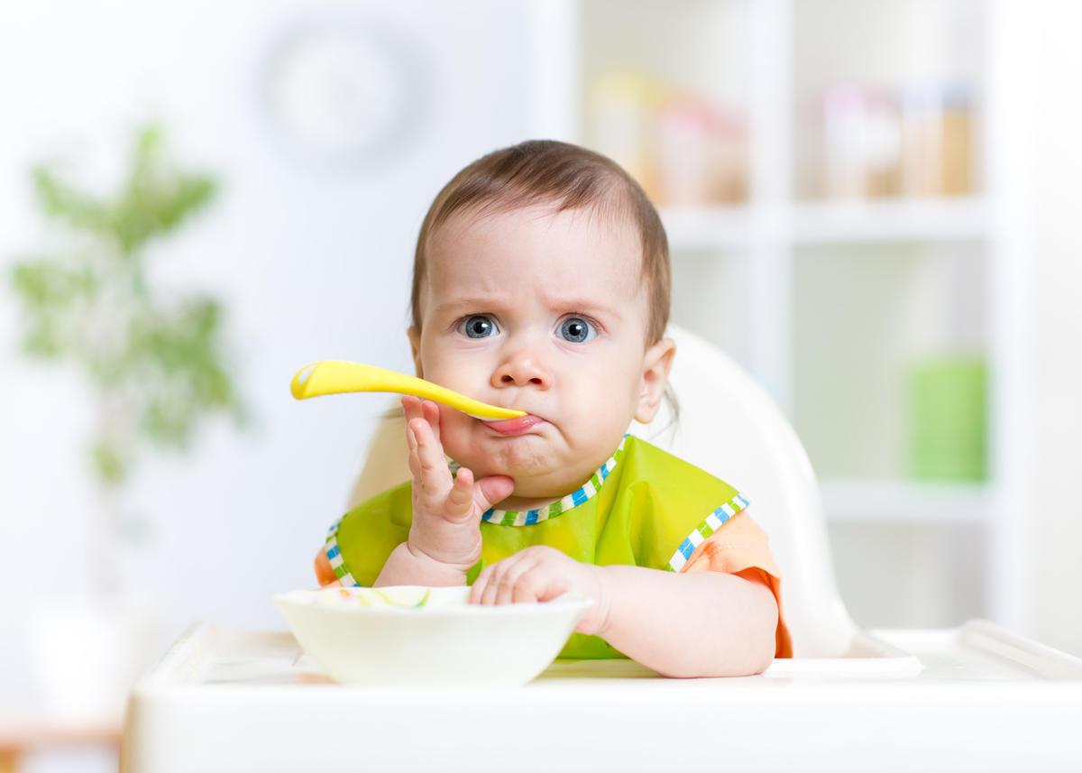 11 أطعمة غير آمنة لطفلك الرضيع
