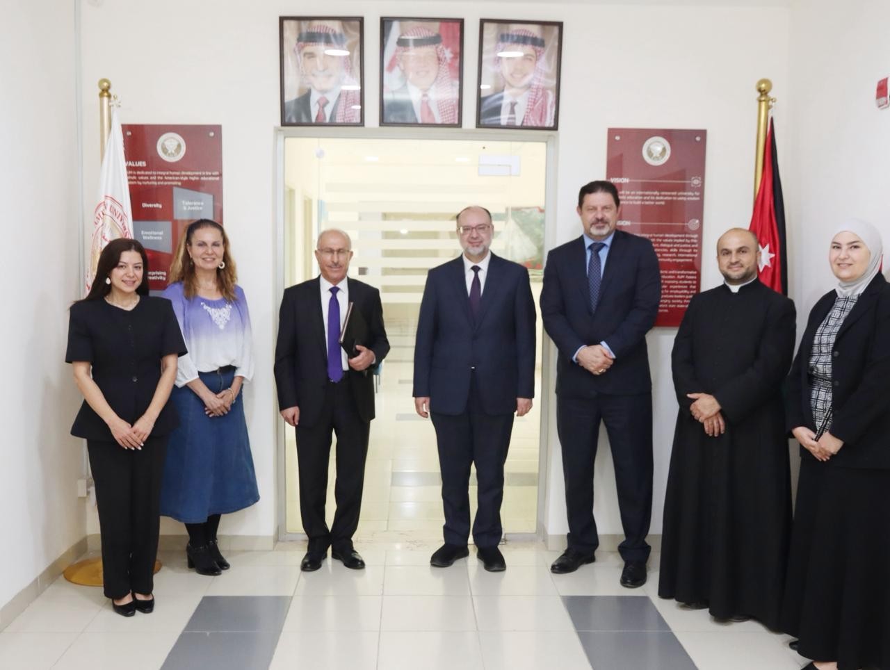 الجامعة الأميركية في مادبا تبحث إنشاء منصة إلكترونية تفاعلية للوقفية الهاشمية للقدس