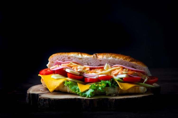 ساندويش سبمارين بالجبن