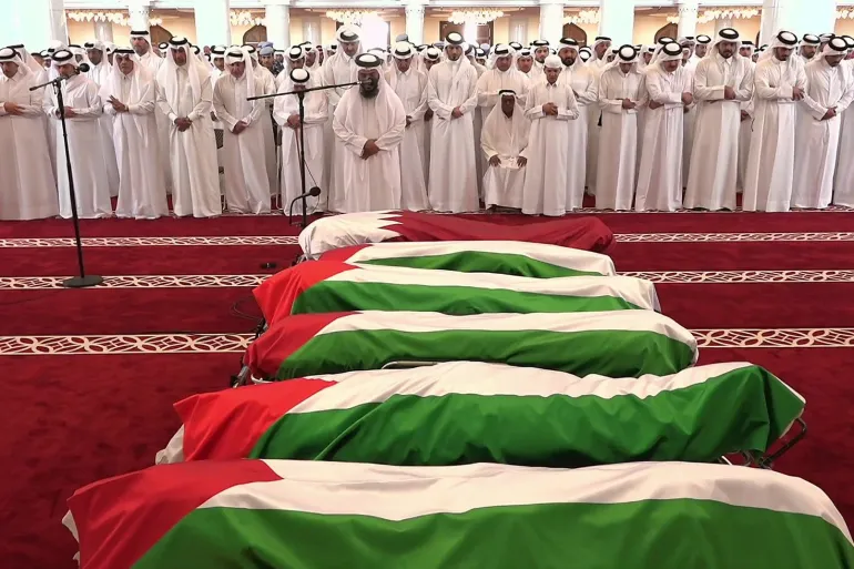 أمير دولة قطر يشارك في تشييع جثامين شهداء الهجوم على الدوحة  