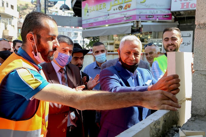 لفايز يضع حجر الأساس لمبنى مكتبة الجاحظ