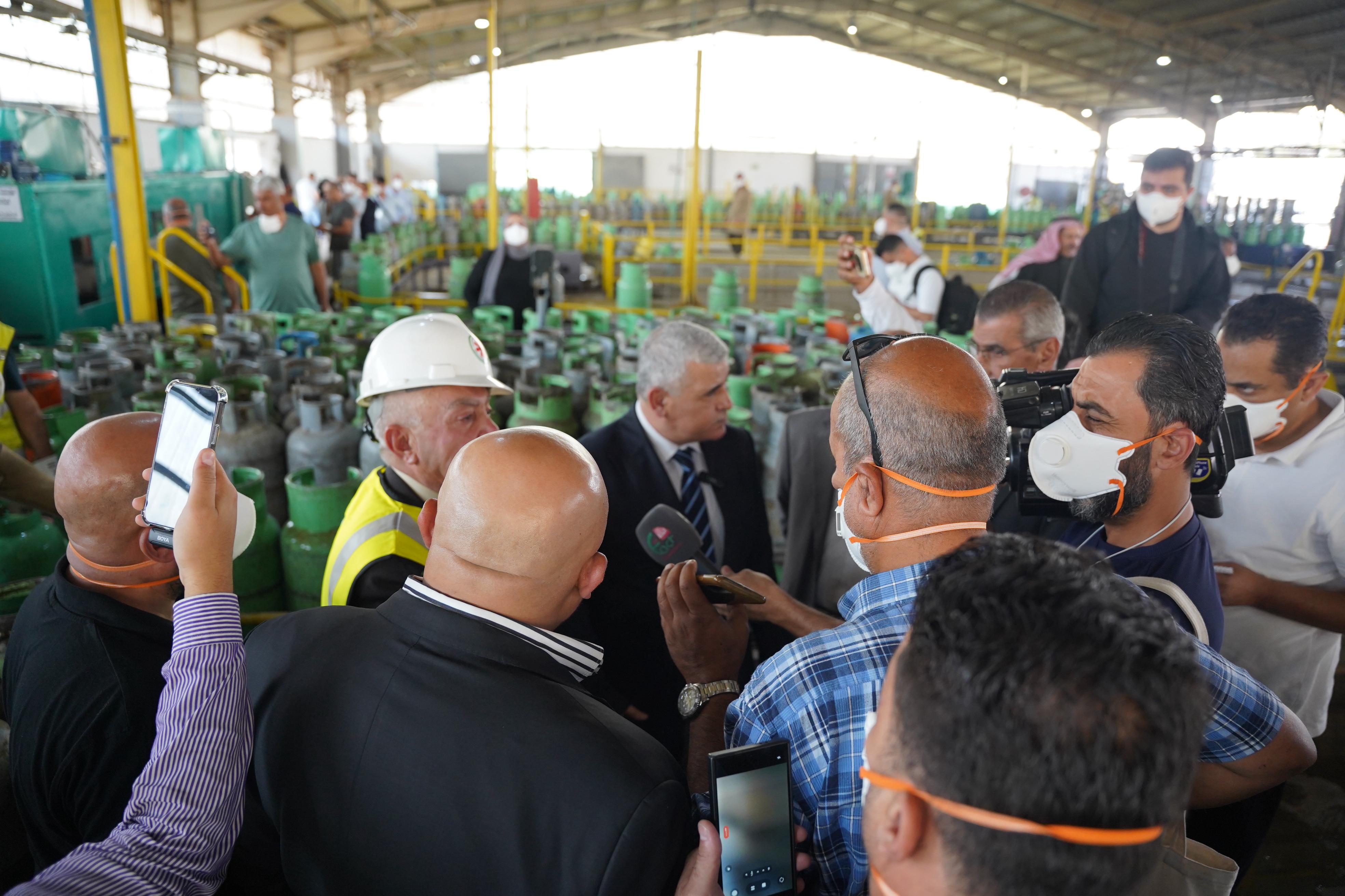 مصفاة البترول الأردنية تنظّم جولة إعلامية على محطة تعبئة غاز عمان- أبو علندا للاطلاع على عمليات التعبئة والتطوير-فيديو