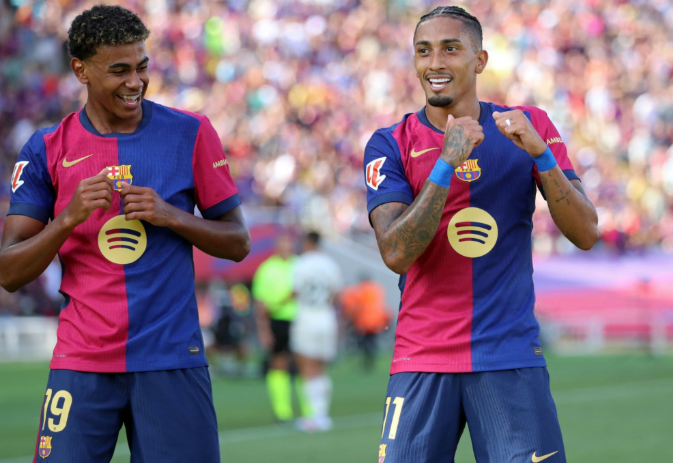 على رأسهم يامال ورافينيا ..  تحديد موقف سداسي برشلونة المصاب قبل الكلاسيكو