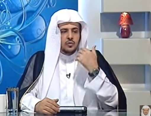 بالفيديو ..  حكم من أدركه أذان الفجر وهو في صلاة الوتر