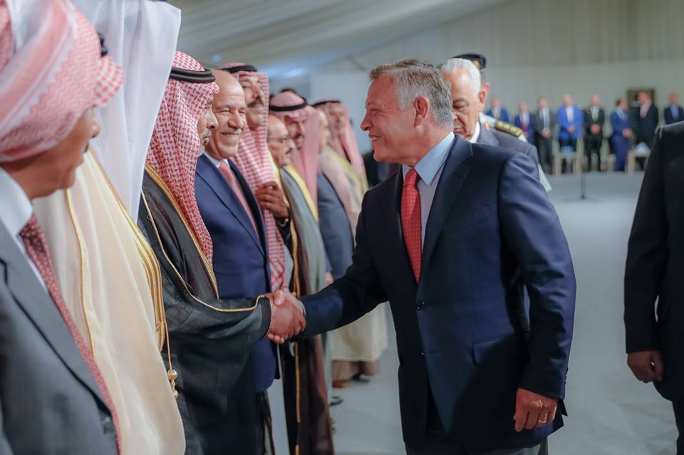 بالصور  ..  الملك يلتقي وجهاء وشيوخ من البادية الشمالية والجنوبية والوسطى