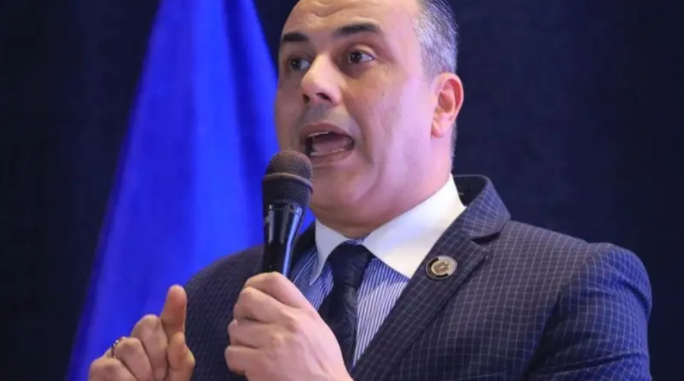 مليون جنيه من كل مواطن لسداد ديون مصر ..  نائب يثير ضجة