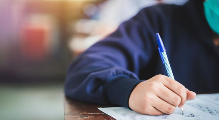 147211 طالب توجيهي يتقدمون لامتحان اللغة العربية الخميس
