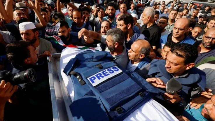 ارتفاع الشهداء الصحفيين في غزة إلى 142 منذ 7 أكتوبر