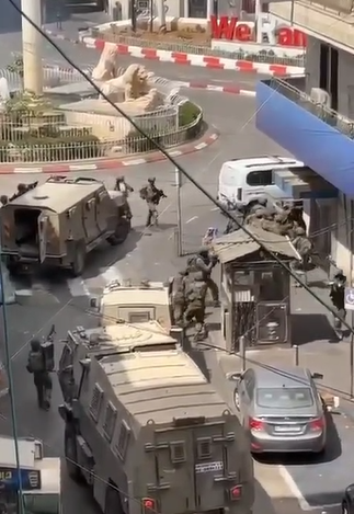 جيش الاحتلال يشن عمليات في رام الله والخليل لإغلاق محال صرافة ومصادرة أموال-فيديو 