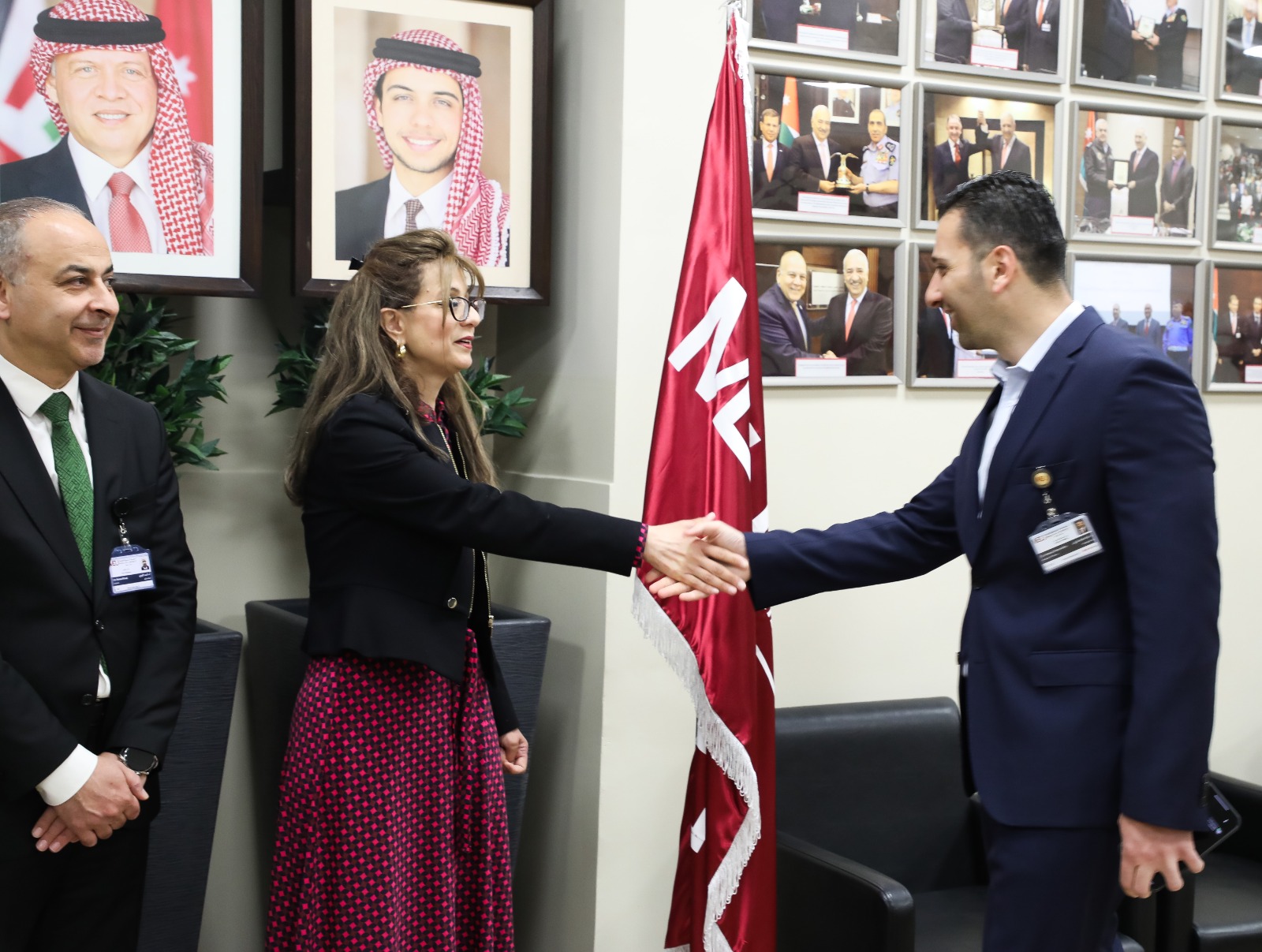 أسرة جامعة الشرق الأوسط تتبادل التهاني بمناسبة عيد الفطر
