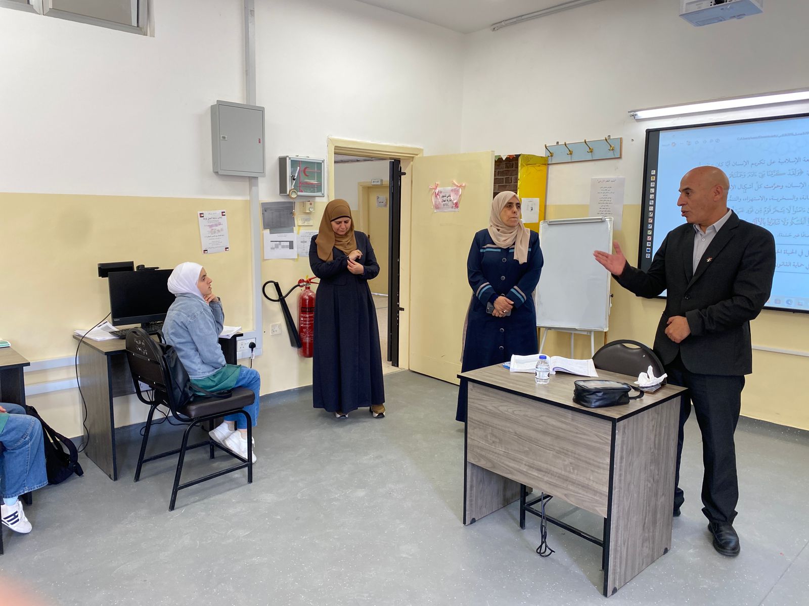 اللصاصمة يتفقد انطلاق التدريب العملي في مدرسة صفية 