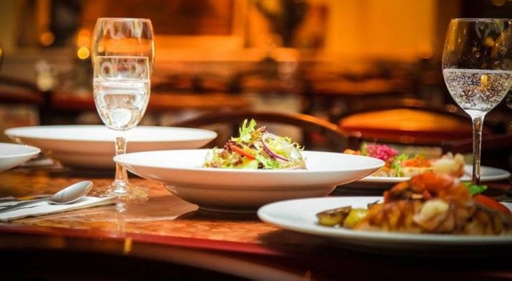 مطعم مشهور باع فروعا له في عمّان لتسديد مطالبات مالية كبيرة متحققة عليه ..  ديون المطعم تبلغ (٧) ملايين دينار 