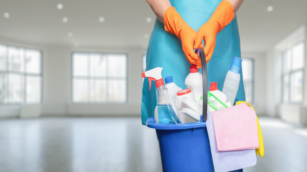 بعد هروب عاملات المنازل ..  دراسة لبوليصة تأمين تغطي الخسائر المالية