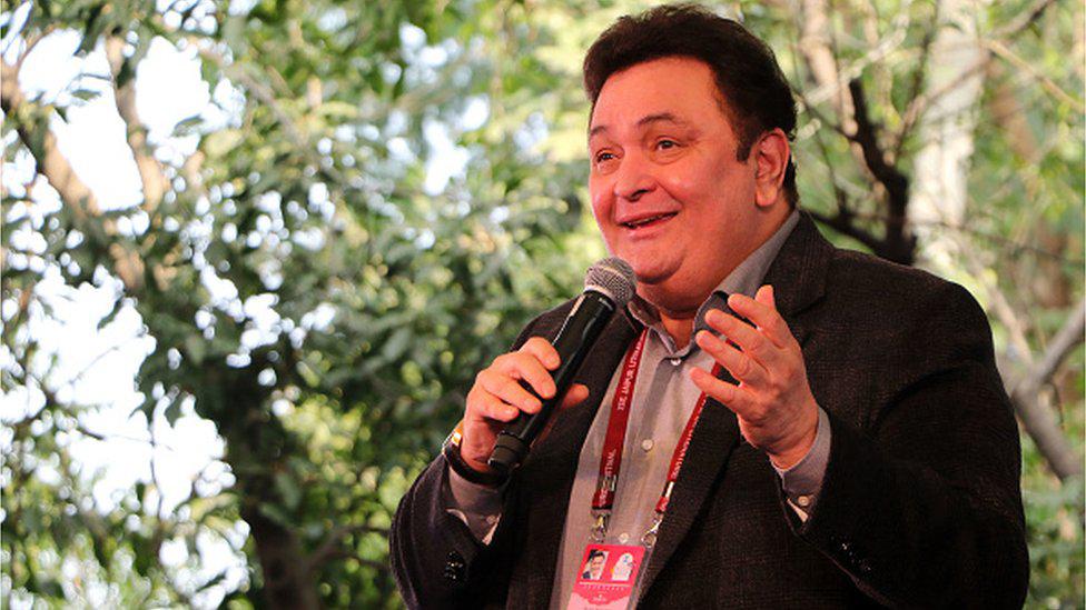 وفاة ريشي كابور نجم الرومانسية في السينما الهندية عن 67 عاما