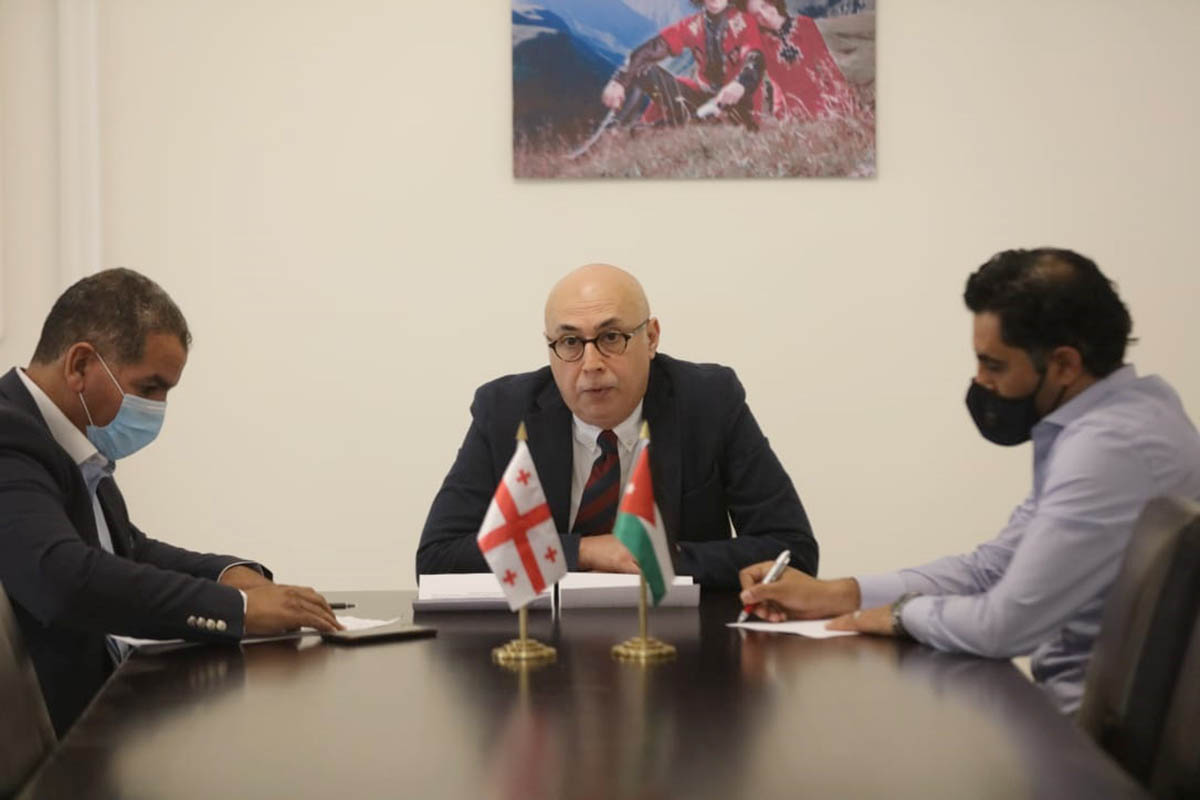 السفير الجورجي يشيد بدور الملك في جلب الاستقرار للمنطقة