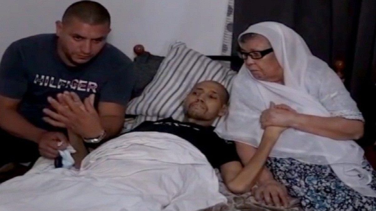  قصة الشاب محمد زيات تثير الحزن في الجزائر  ..  حقق أمنيته الأخيرة في رؤية أمه