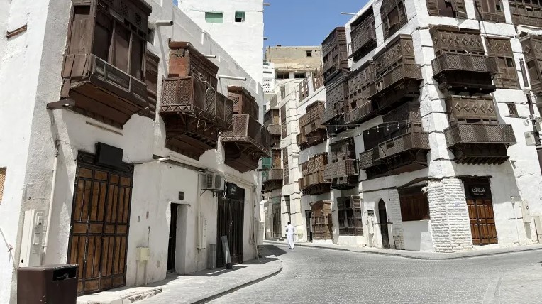 جدة ..  العثور على آثار من القرنين الأول والثاني الهجري