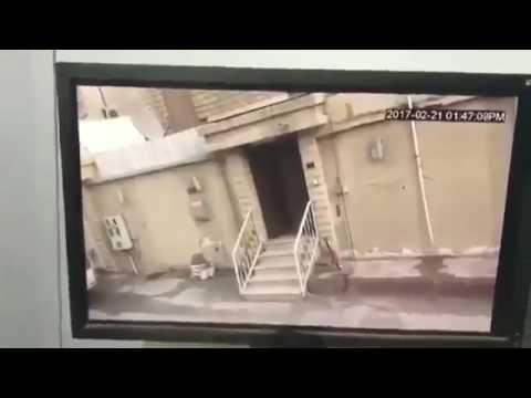 بالفيديو ..  لصّان في السعودية يفاجآن بصاحب منزل أثناء سرقتهما تلفازه