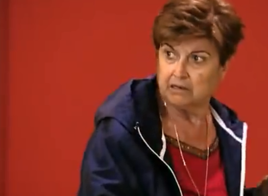 بالفيديو .. الكاميرا الخفية