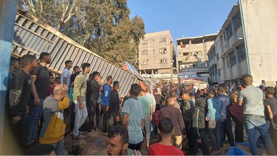 عشرات الشهداء والجرحى في قصف مدرسة تؤوي نازحين شرق البريج