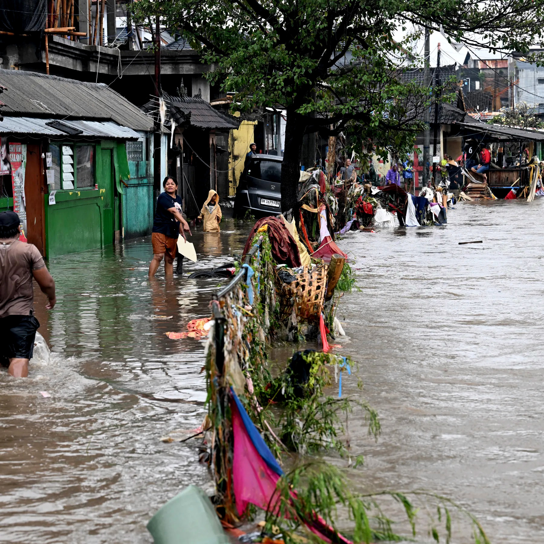 إندونيسيا: ارتفاع حصيلة قتلى الفيضانات إلى أكثر من ألف