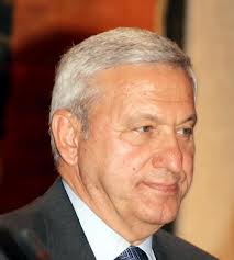 الحكومة  ..  خاطبنا دولاً لإجراء حجز على أموال الكردي
