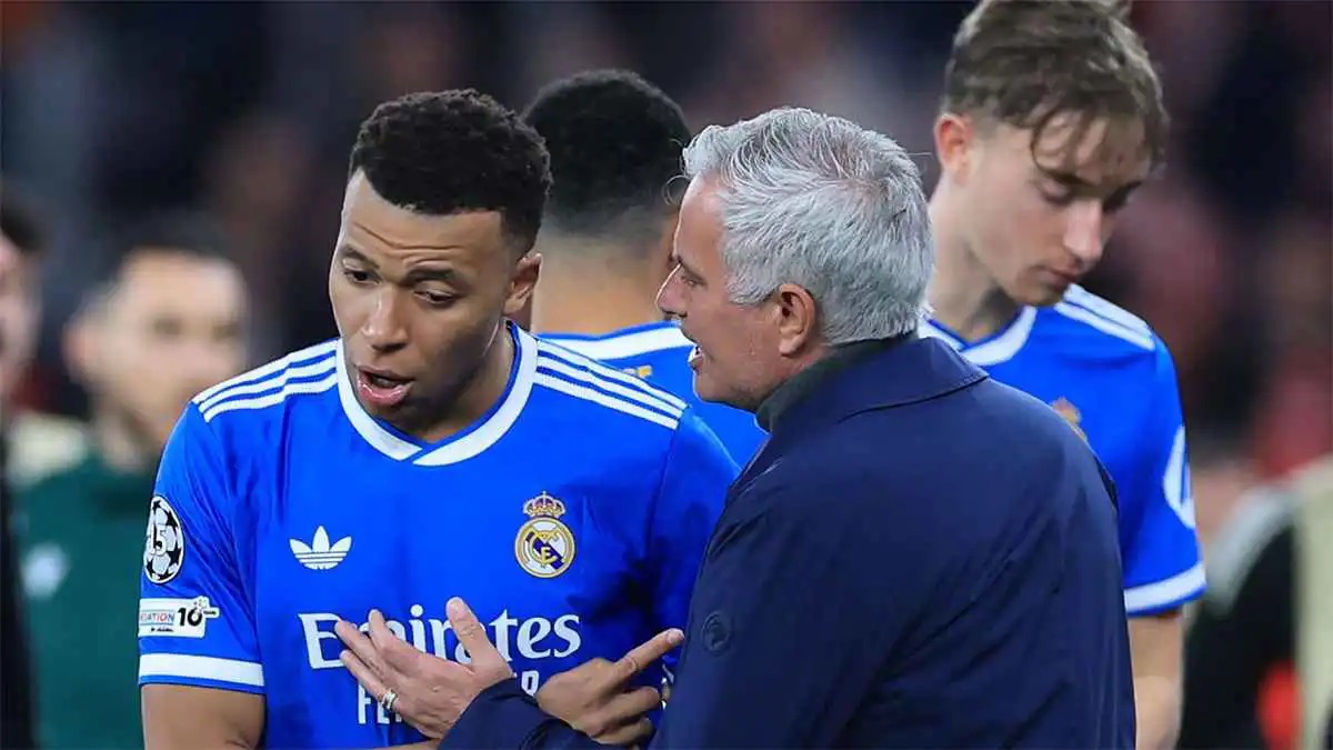 بعد تقارير عودته إلى البرنابيو ..  كيف سيكون تشكيل ريال مدريد تحت قيادة مورينيو؟  