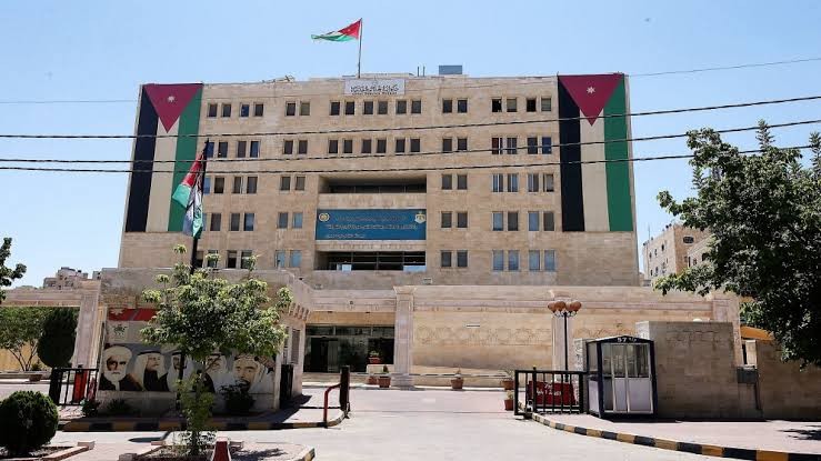 مطالبات بنشر نتائج الامتحانات والمقابلات للمتقدمين في الإعلانات المفتوحة