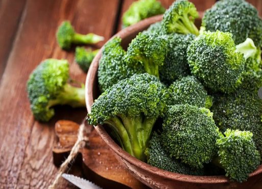 بينها البروكلي ..  خضروات غنية بالبروتين مثل البيض