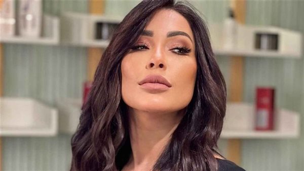 القبض على مذيعة شهيرة بحوزتها مخدرات