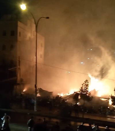 اخماد حريق هائل اندلع بمحل للأثاث في شارع الأردن  ..  فيديو 