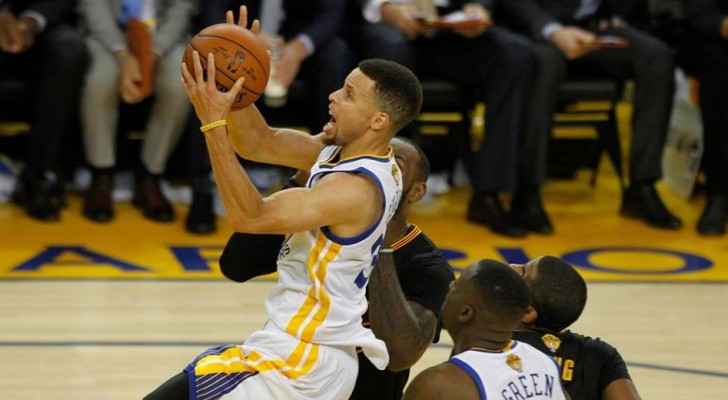 الأنظار تتجه لافتتاح دوري كرة السلة الامريكي NBA