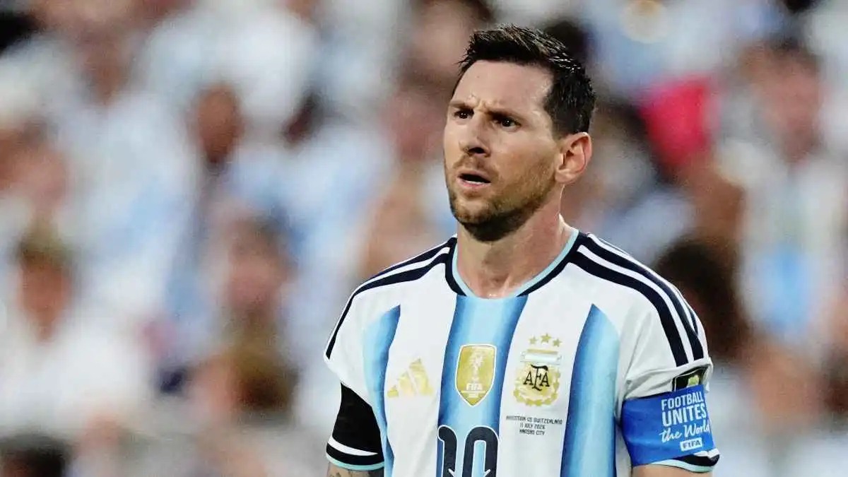 جو كول يتحدى ميسي: إنجلترا ستنهي حلمه وتتأهل إلى نهائي كأس العالم 