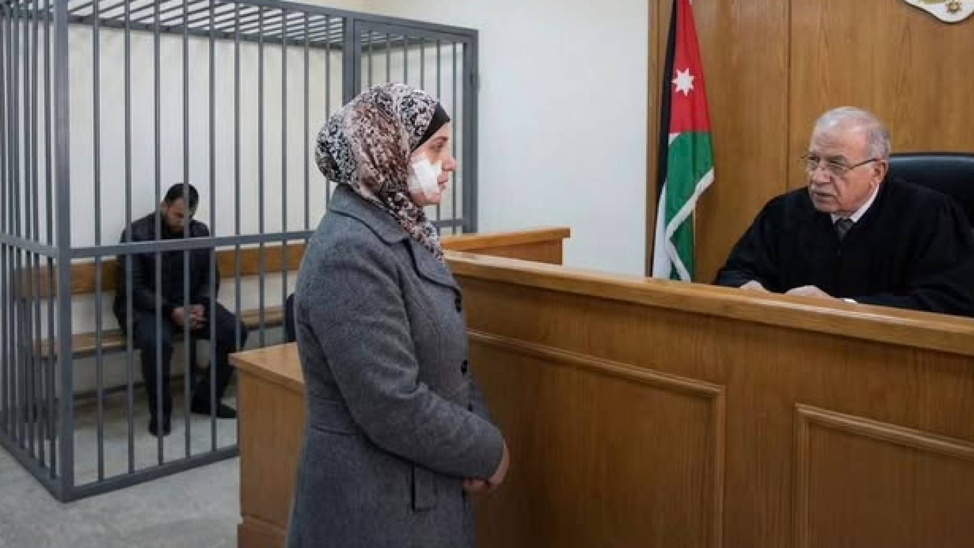 "سأجعل كلاب الشوارع تشمئز من النظر إلى وجهك" ..  جنايات عمّان تقضي بسجن شخص شوّه وجه طليقته بـ"مشرط"