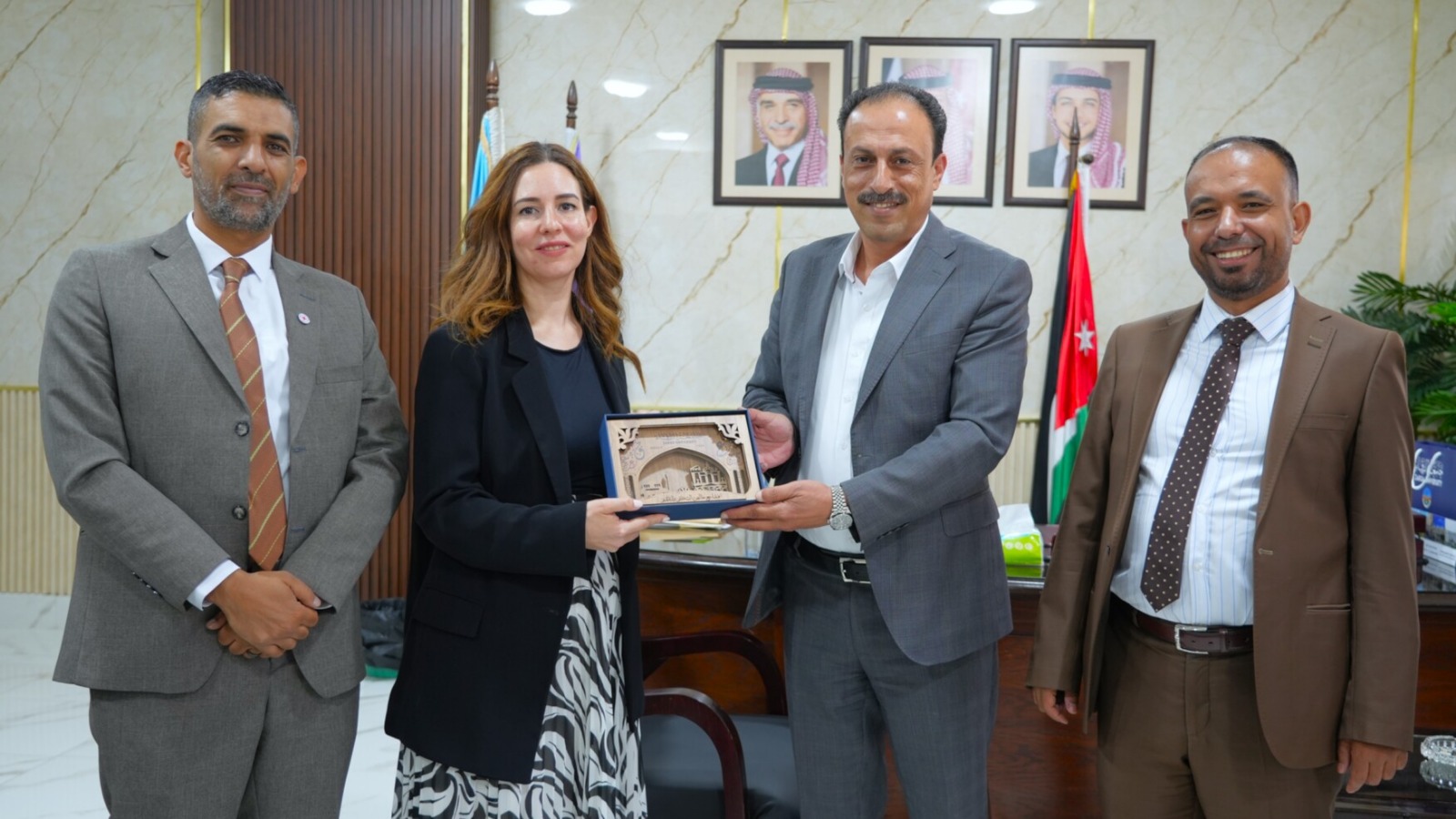 جامعة الزرقاء تعقد محاضرة حول "القانون الدولي الإنساني: المبادئ الأساسية وآليات التطبيق"
