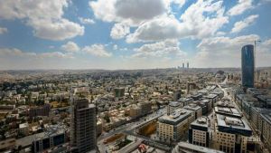 المملكة على موعد مع أجواء معتدلة الحرارة وفرصة لهطول الأمطار في جنوب وشرق المملكة الليلة