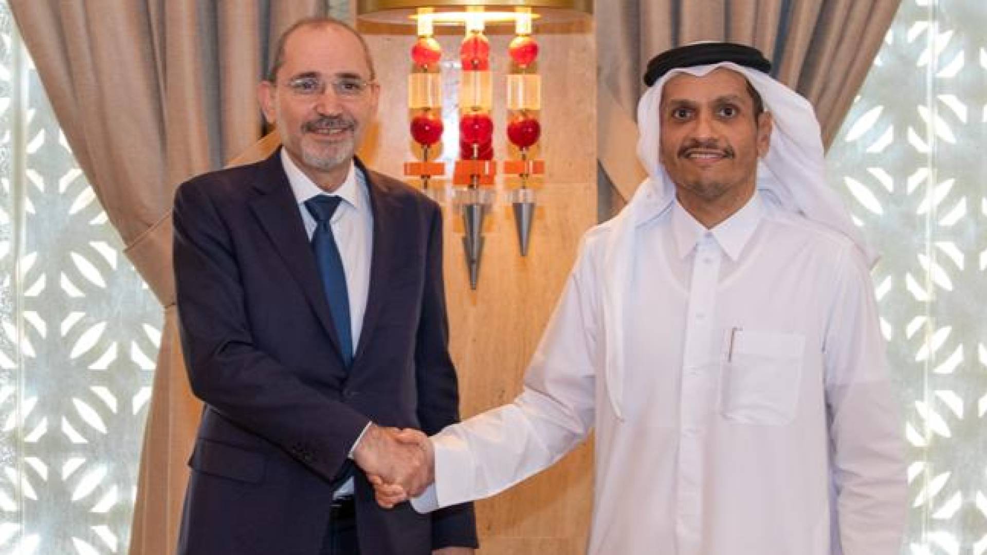 الصفدي ونظيره القطري يبحثان هاتفيا تطورات الأوضاع في غزة