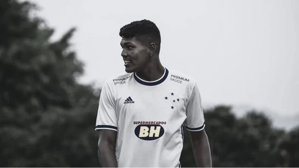 رصاصة طائشة تنهي حياة لاعب برازيلي