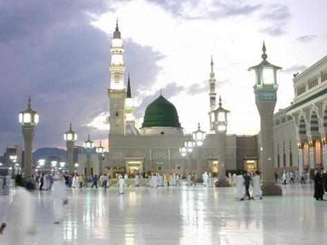 علماء اجتماع وشريعة: القيم الدينية لا ترتبط بطقوس رمضان بل أن قدر الله لنا بلوغه وصيامه