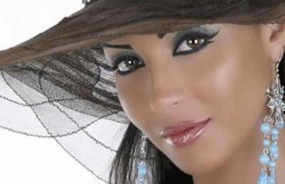 دوللي شاهين مهددة بمنعها من الغناء في مصر