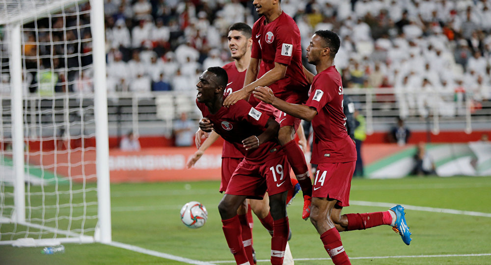 بعد خسارتها امام قطر  .. الإمارات تتهم  المنتخب القطري بالتزوير