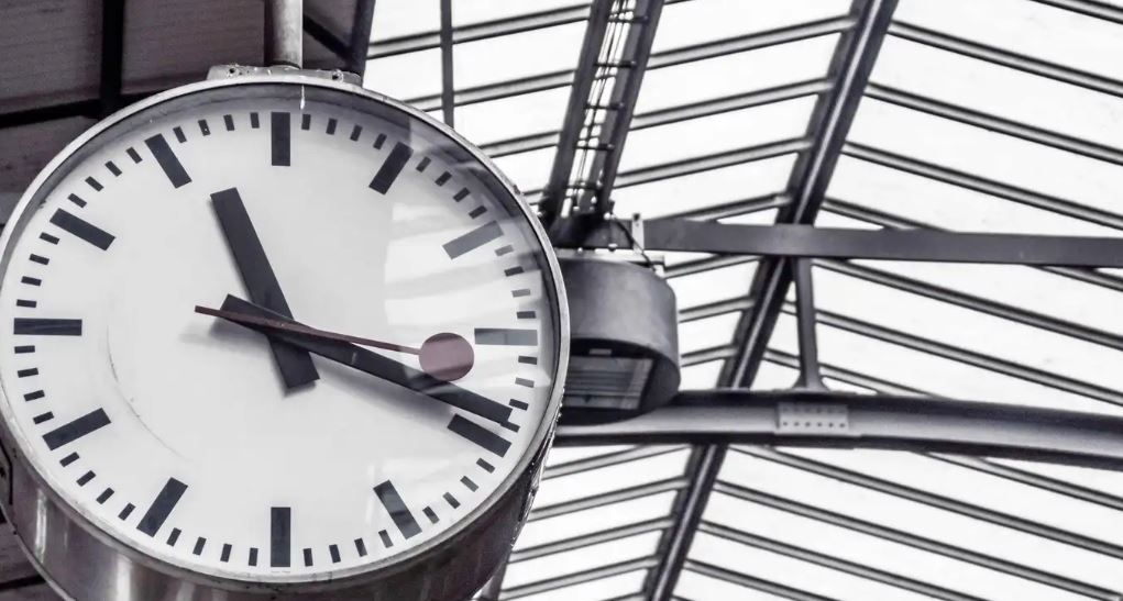 لغز تباطؤ الوقت ..  كيف يخدعك الدماغ أثناء التركيز العالي؟  