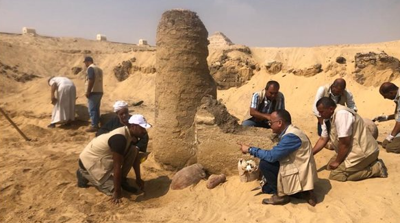 العثور على جبن أبيض داخل أوان فخارية أثرية في مصر