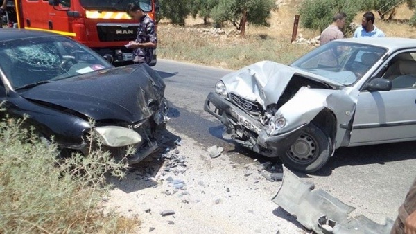 عمان : 6 إصابات بحادث تصادم 3 مركبات في طبربور 