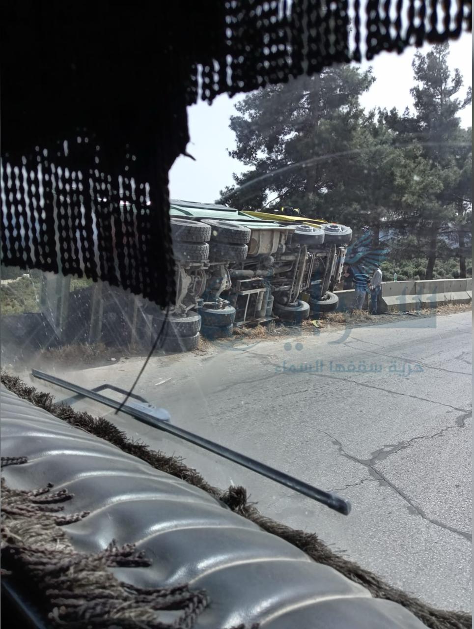  حادث تدهور مركبة (قلاب) في منطقة ريمون بمحافظة جرش 