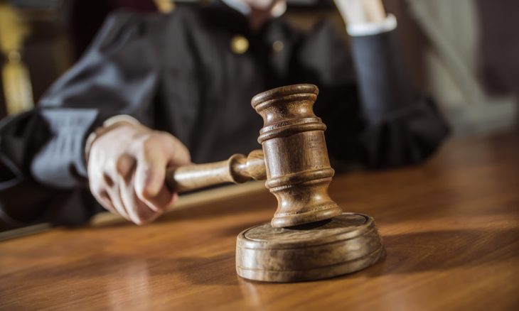قاض تايلاندي يطلق النار على نفسه في قاعة محكمة بعد تبرئة المتهمين