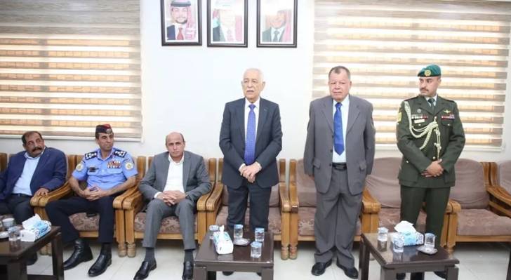 مندوبا عن الملك وولي العهد ..  العيسوي يعزي المجالي